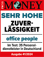 siegel_fomo_sehr_hohe_zuverlaessigkeit_2024_office_people-500px.png