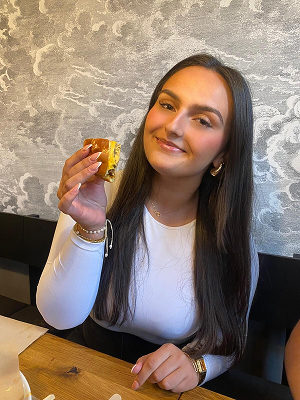 Melona Zeqiraj - Recruiting Team München + Frankfurt